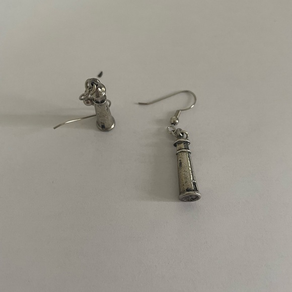 Dangling lighthouse earrings - Picture 3 of 3